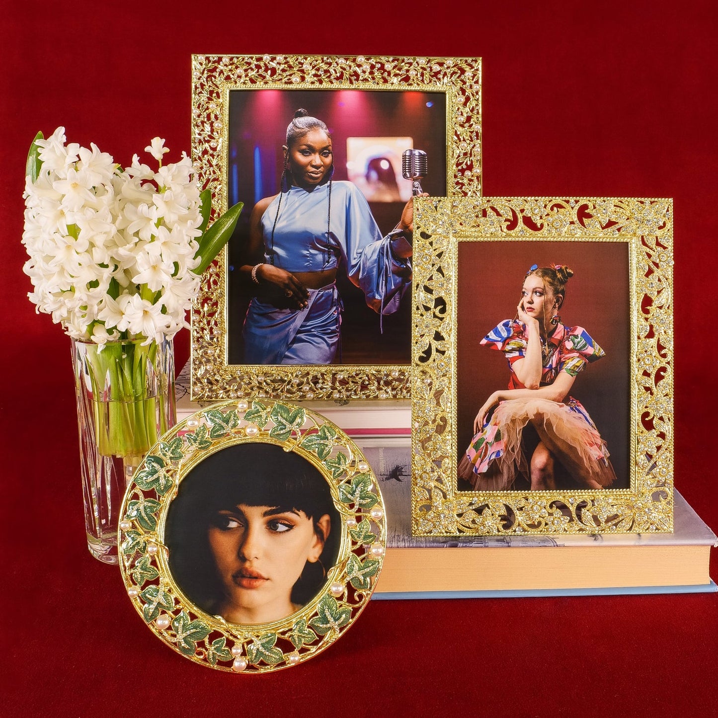 GOLD PICTURE FRAMES