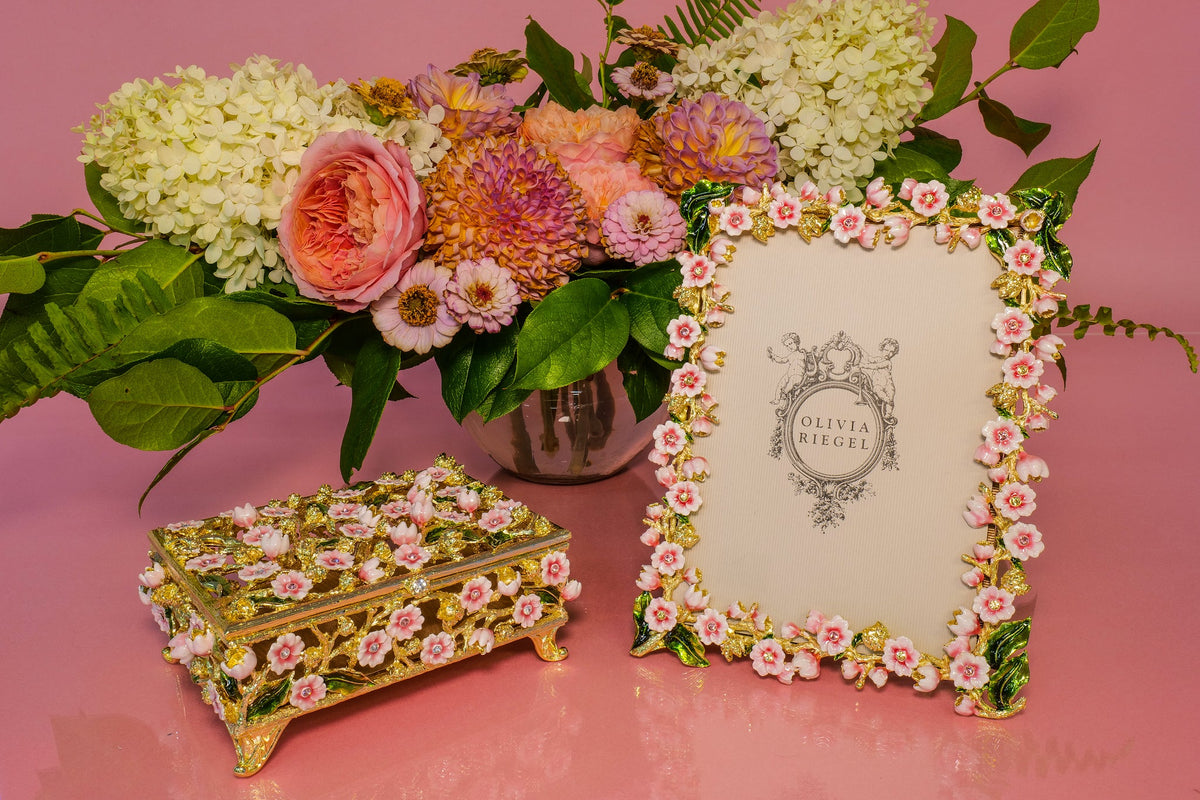THE BELLA COLLECTION