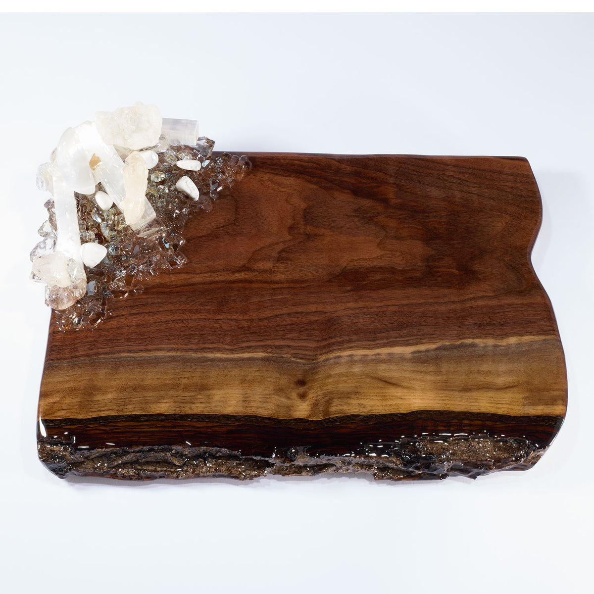 Medium Krystallos Charcuturie Board with 1 cluster of stones.